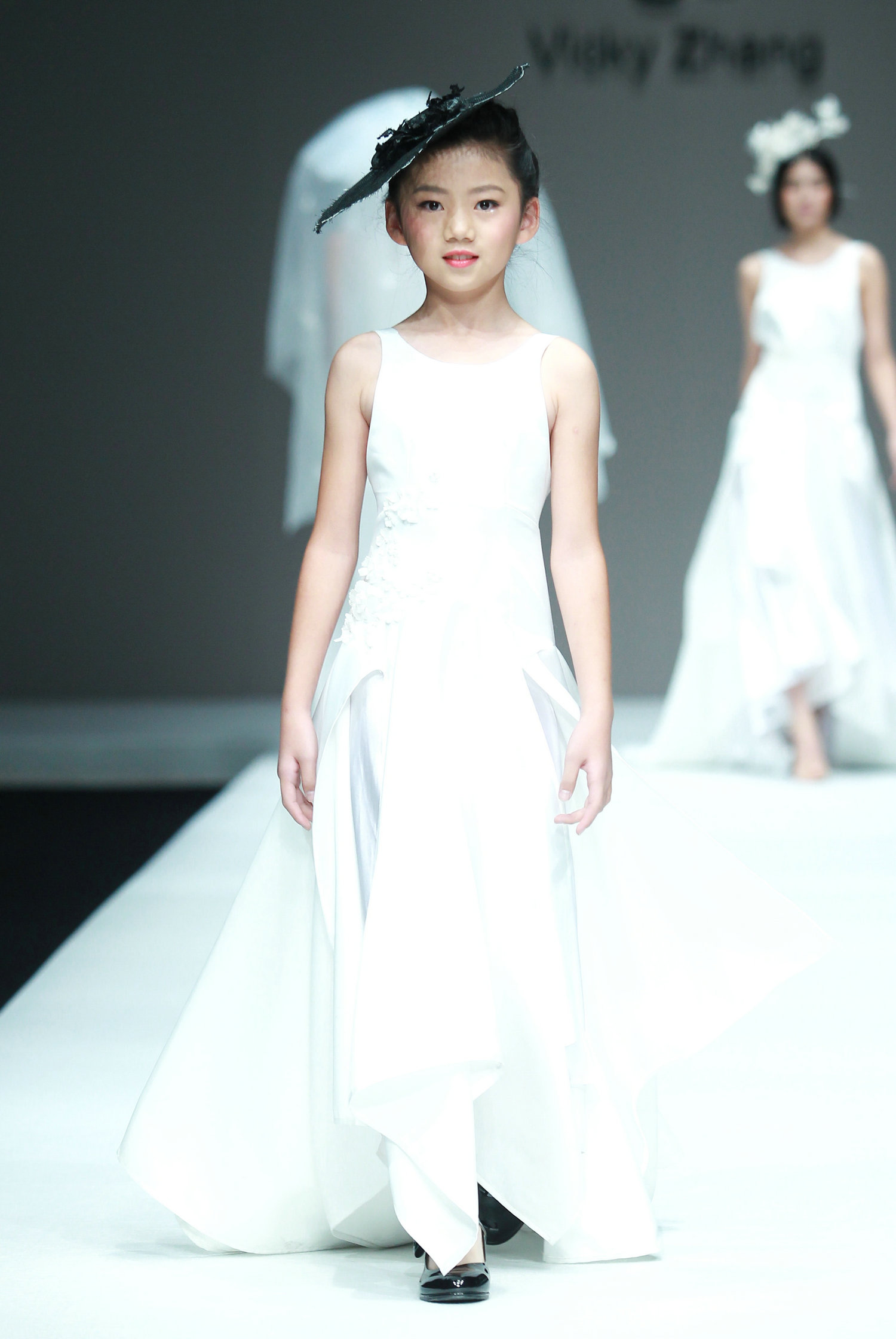 2016春夏系列中国国际时装周 Vicky Zhang&middot;许馨尹亲子装发布