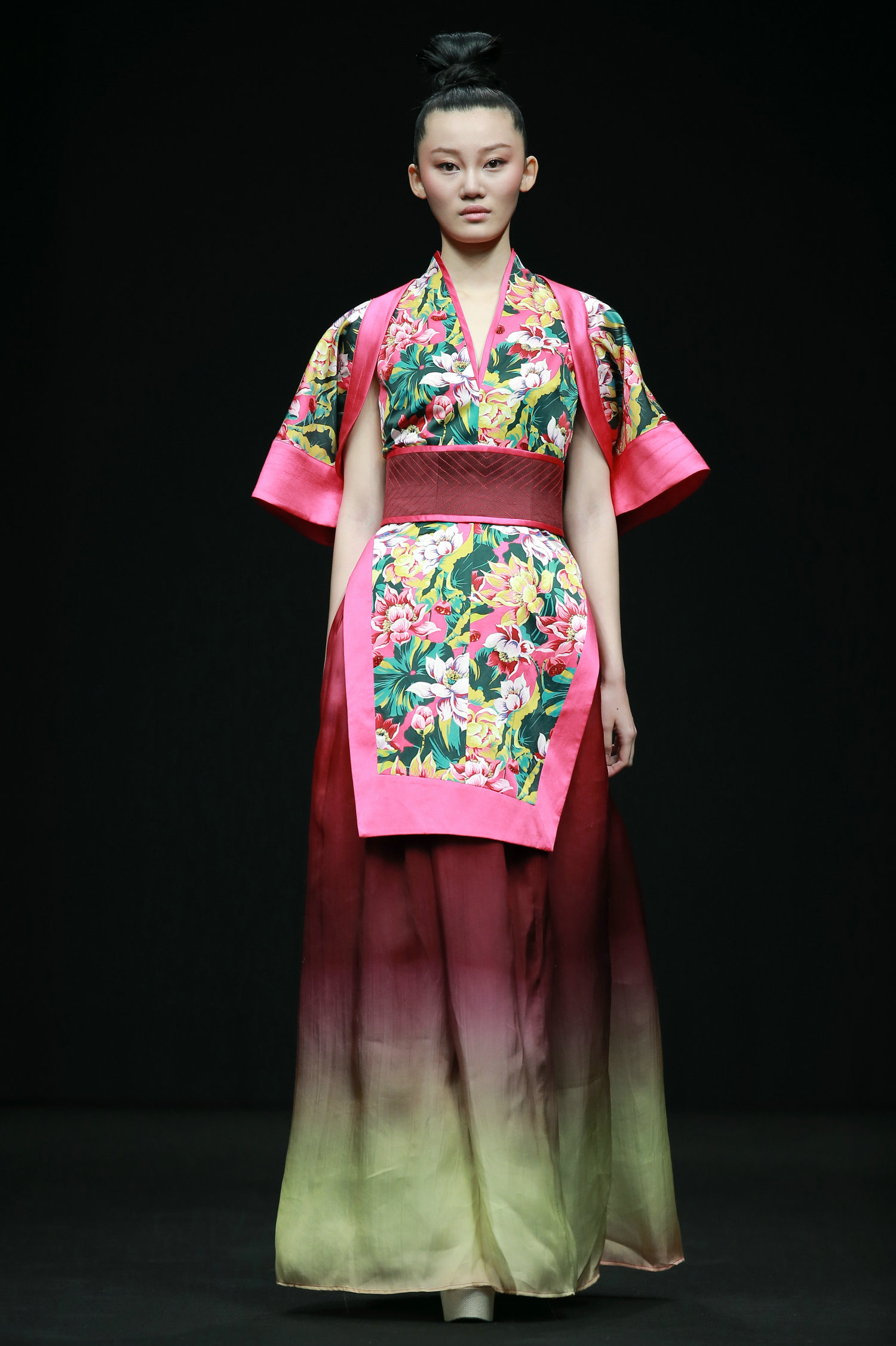 2016春夏系列中国国际时装周 中纺设计中心·李石勇时装发布