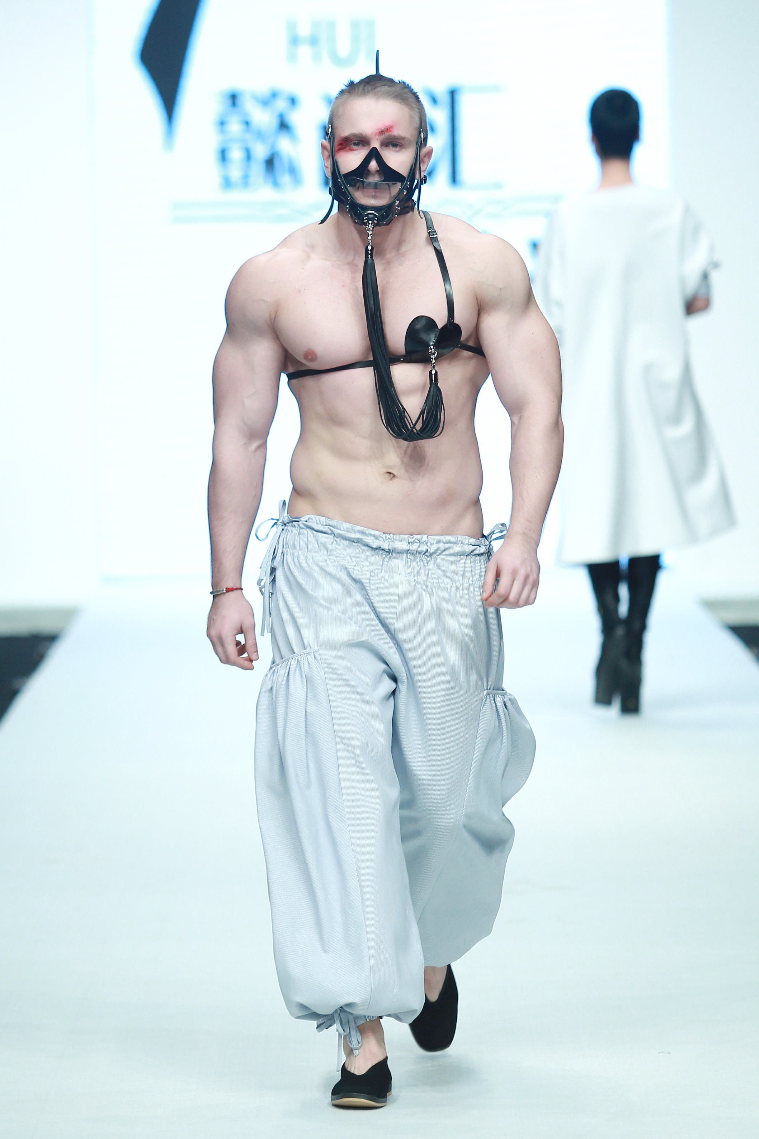 2016春夏系列中国国际时装周 胡社光时装发布