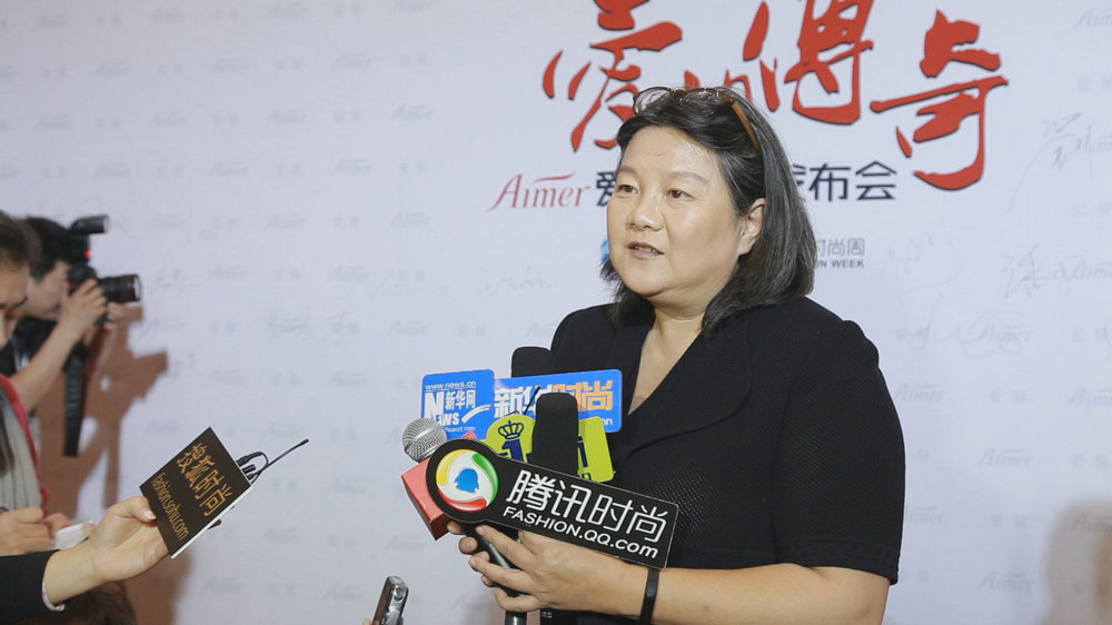 知名媒体人士洪晃接受新华时尚采访