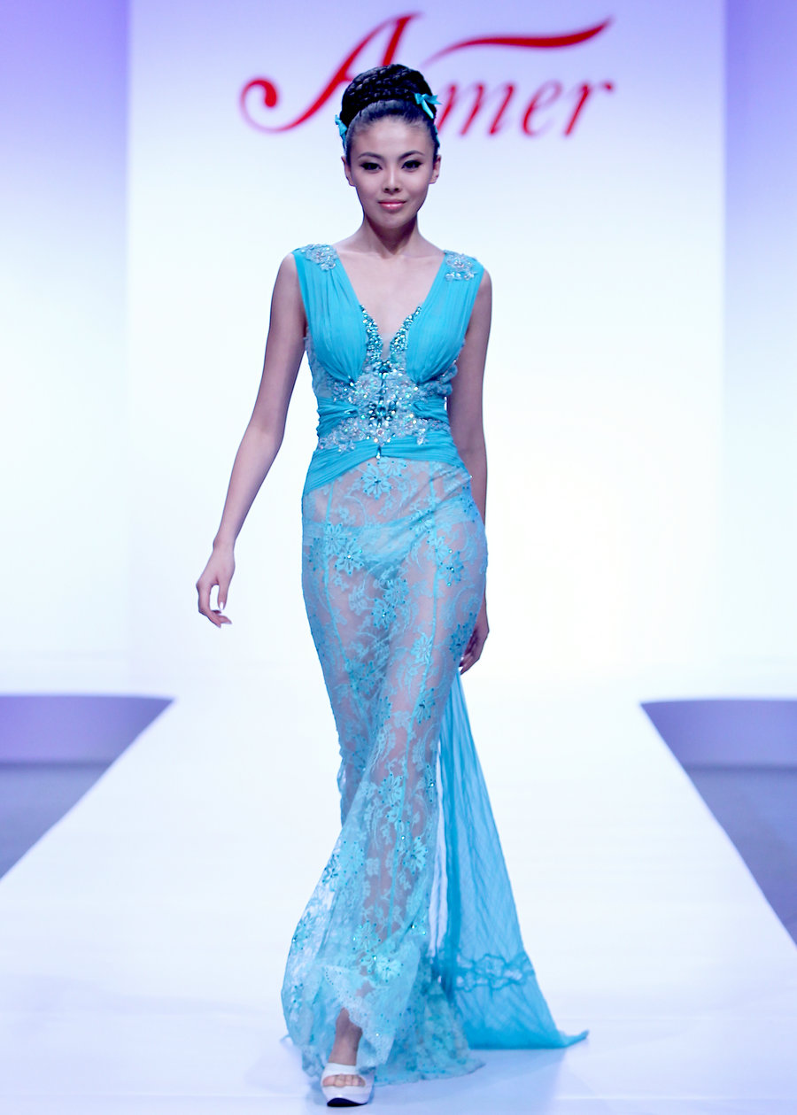 爱慕2010“绽放”--“精致的性感”系列