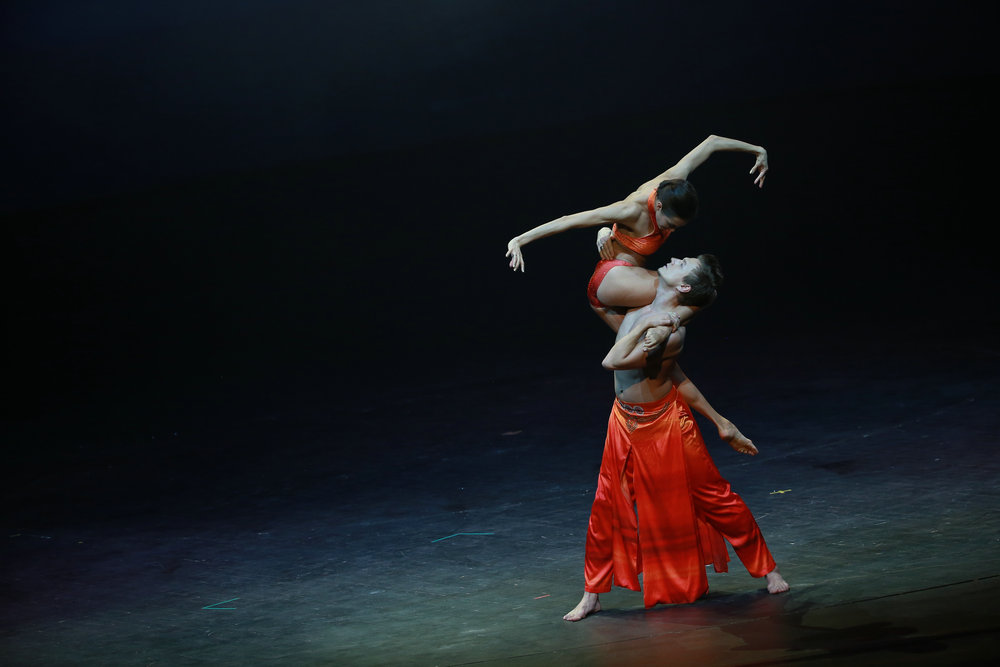 2015爱慕爱的传奇发布会-秀中之剧