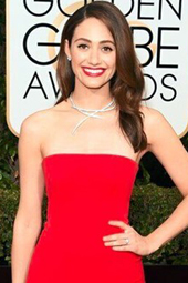 埃米罗森的红裙登场