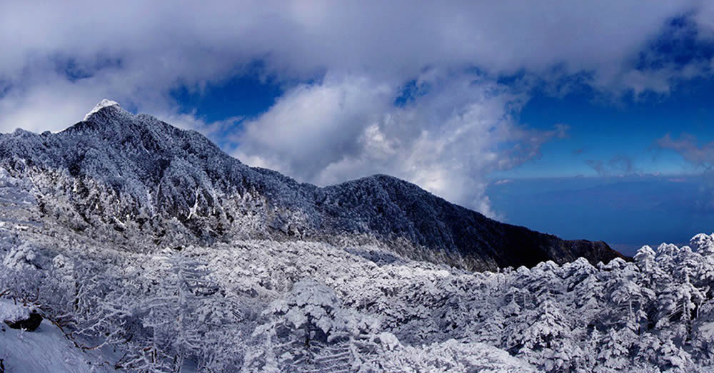 大理苍山 似冰封“水晶世界”