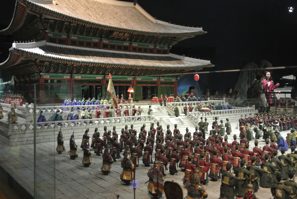 体验韩服 变身“大长今”