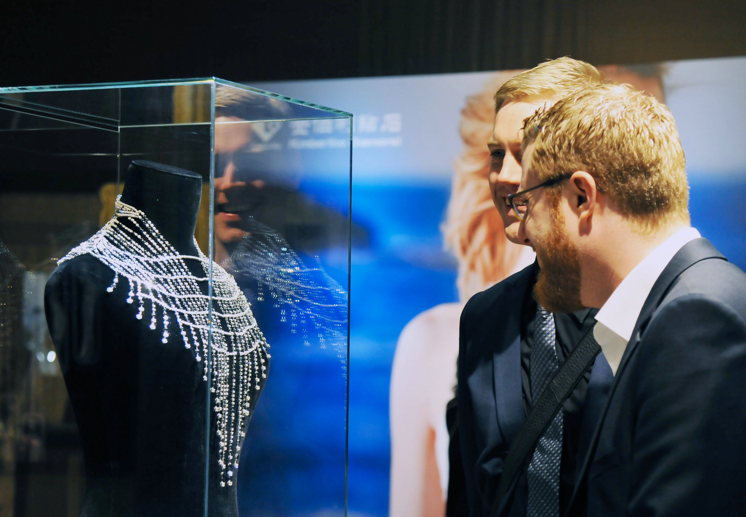 观展嘉宾鉴赏&ldquo;中国&middot;韵&rdquo;之《鹤影》