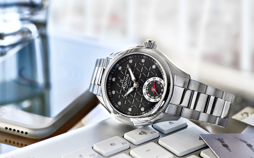 智能腕表绽放巴塞尔