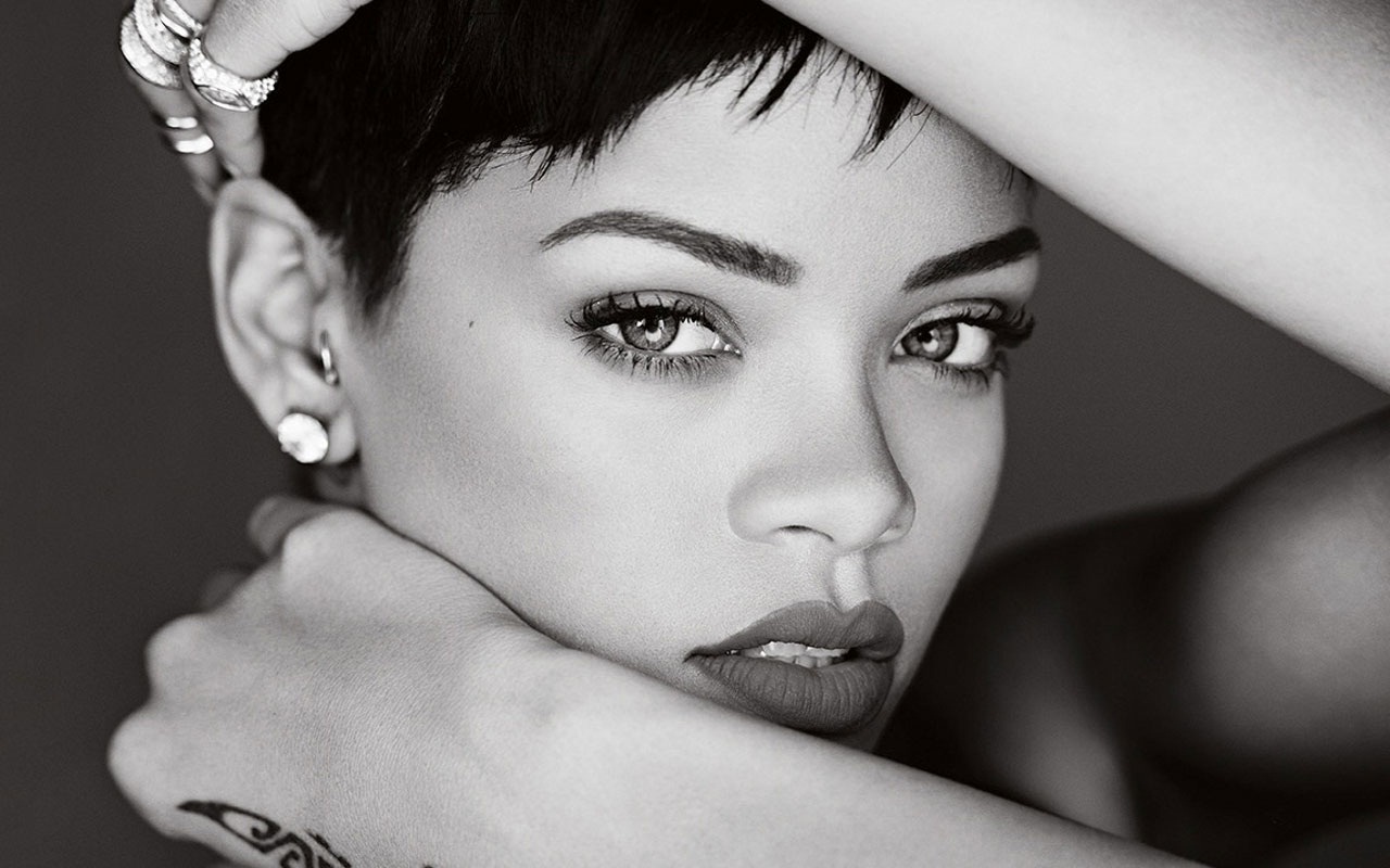 Rihanna拍檔LVMH推出化粧品牌