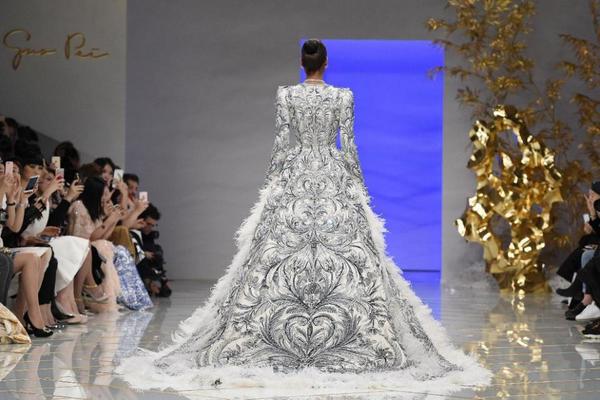 中西结合成焦点