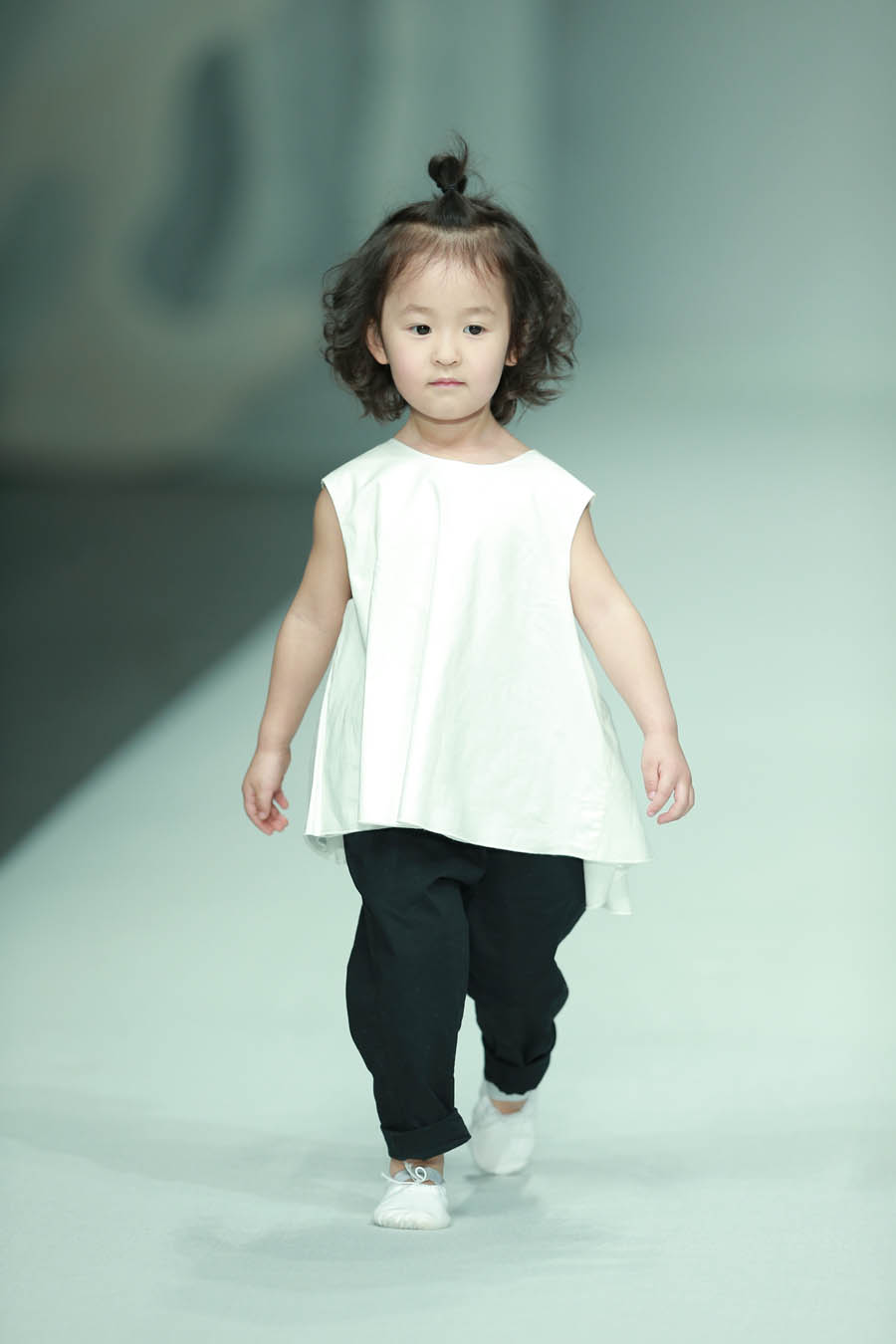 大朋友们，儿童节快乐！