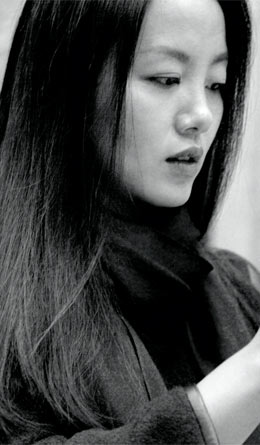 楚艳：循当代水流 探东方源头