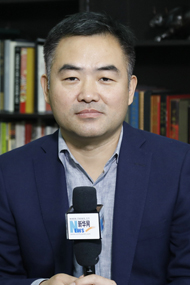 中国服装设计师协会主席张庆辉