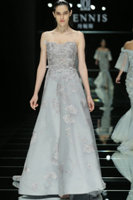 丹尼斯婚纱礼服发布