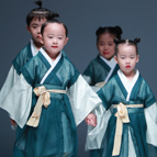 YIAN陆恩华亲子装掀古风汉韵