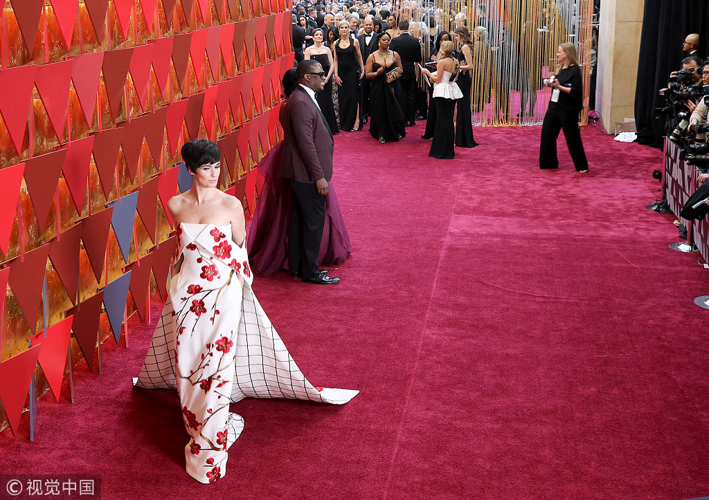 帕兹-维嘉白色花朵裙别致