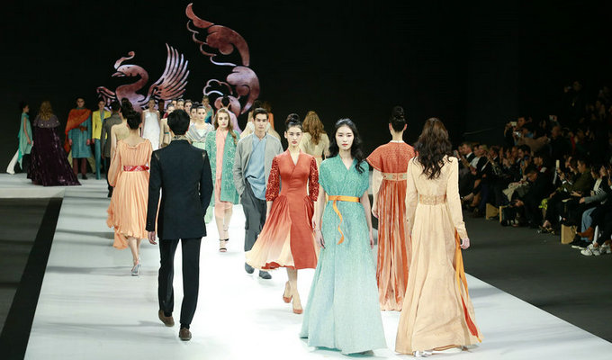 楚和听香·观唐 中国国际时装周2019春夏发布