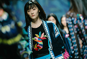 VIVIENNE TAM“心之所向”全球首发