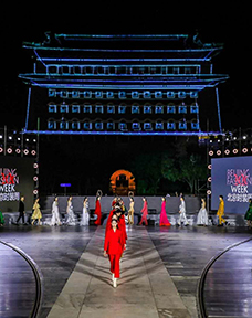 追光，循着梦想的方向 北京时装周见证5周年华美蜕变