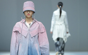 德锦·周丽《手写》时装发布