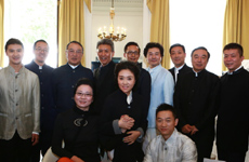 依文：一场价值&ldquo;3000亿&rdquo;的时装秀