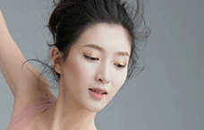 江疏影大秀芭蕾舞姿 轻柔拥抱好时光