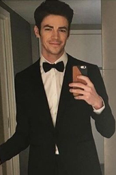 &ldquo;闪电侠&rdquo;格兰特&middot;古斯汀自拍大玩剪刀手