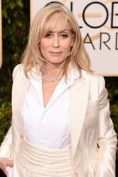 朱迪斯&middot;赖特白色套装气场强大玩转中性风