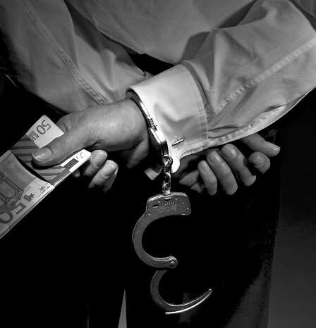 谁是背后的力量