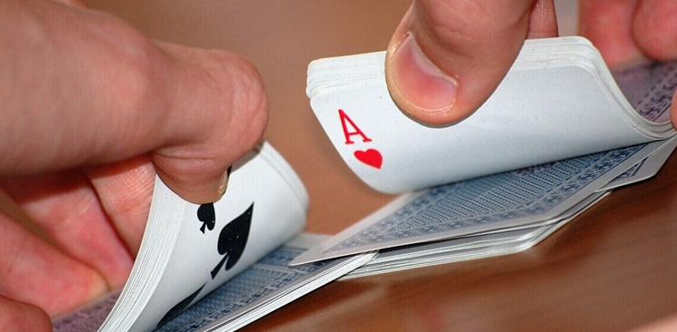 并购“高烧”藏隐忧 跨界横行或催生风险