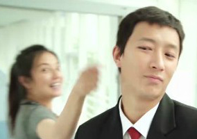 《致青春》"内幕"曝光：韩庚调戏赵薇 赵又廷重度洁癖