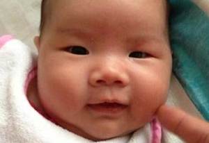 黄奕产后上围激增 女儿奢华百日宴内场曝光