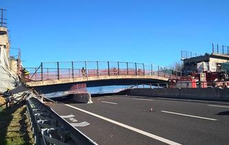 意大利中東部一橋梁坍塌致2死3傷