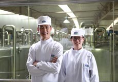 奶粉界“小米”能否产生“鲶鱼效应”