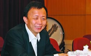 邓老凉茶药业董事长朱拉依