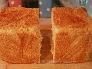 10万元金龙鱼疑成土豪盘中餐 一筷子上千元？