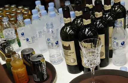 舌尖上的青奥:中国用本土葡萄酒款待国际贵宾