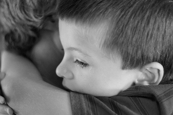 拥抱星星的孩子（新华网）