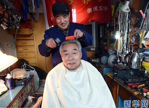 闲不住的好人李振富