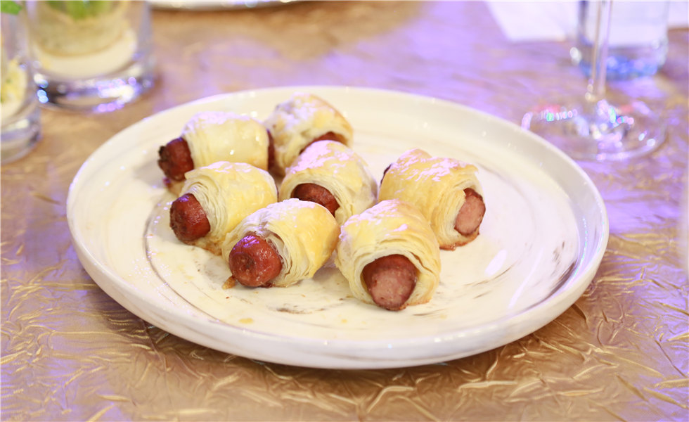 奶油泡芙香肠卷