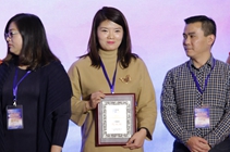 获奖企业上台领奖