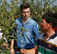 万连步代表：联合协作推动化肥行业供给侧改革