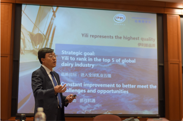 潘刚两度哈佛授课圈粉无数 全球化观点受哈佛师生推崇