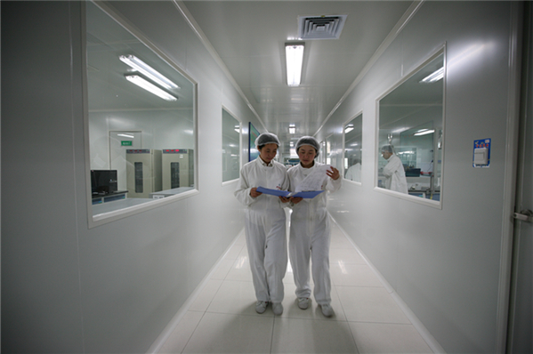 伊利集团董事长潘刚:培育实体经济发展新动能