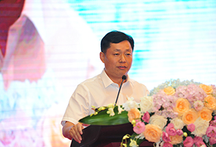 湖南粮食集团有限责任公司董事长谢文辉发表主旨演讲