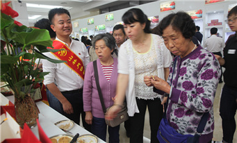 消费者购买优质农产品