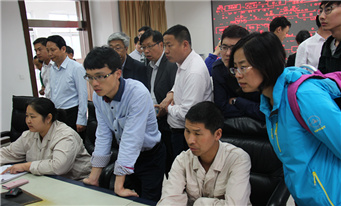 专家小组调研新洋丰生产工艺