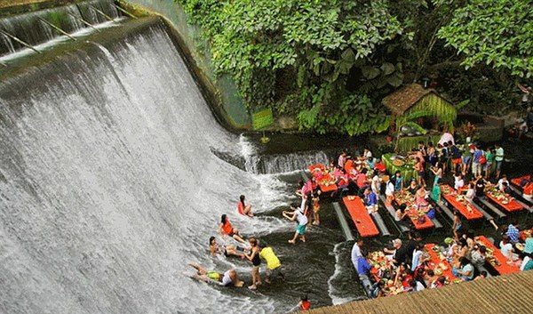 瀑布餐厅
