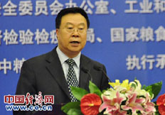 边振甲:建立餐饮服务食品安全责任人约谈制