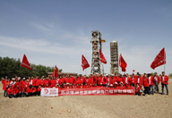 代表团在酒泉卫星发射中心