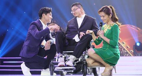 乔振宇讲述善行故事《驰骋轮椅的少年》
